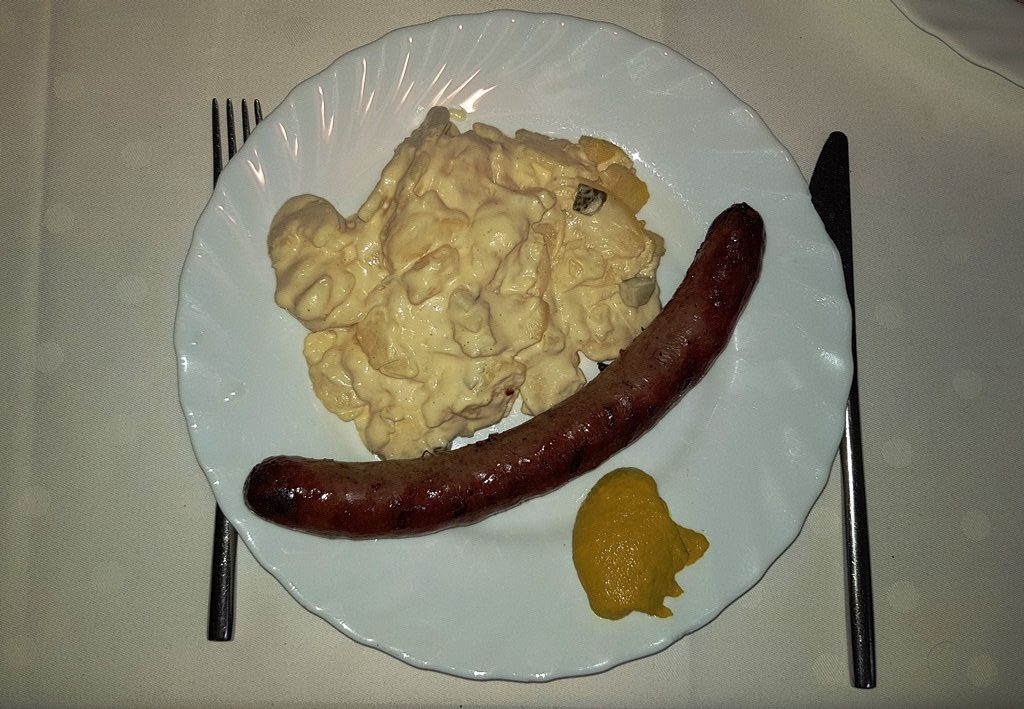 Hann. Münden, Weser, Fulda, Werra, Bratwurst, Kartoffelsalat, Ritter der Rotwurst, Bratwurst-Europameister, Commanderie des Fins Goustiers du Duché d’Alençon, Feinkostfleischerei, Schumann