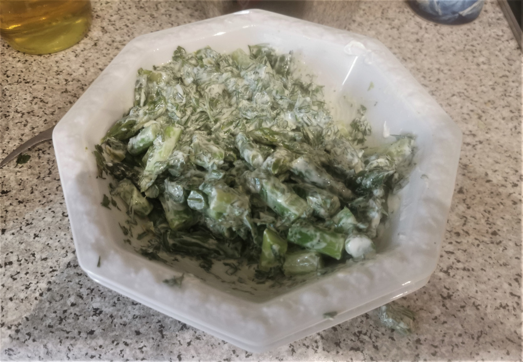 Salat vom grünen Spargel anders