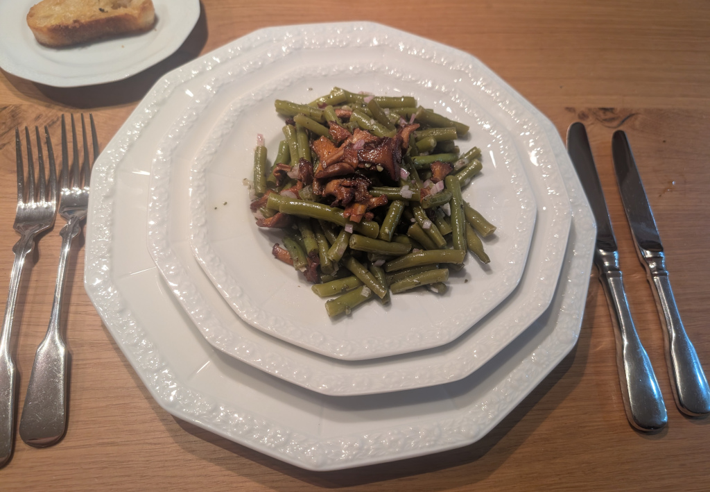 Salat von Grünen Bohnen und Pfifferlingen